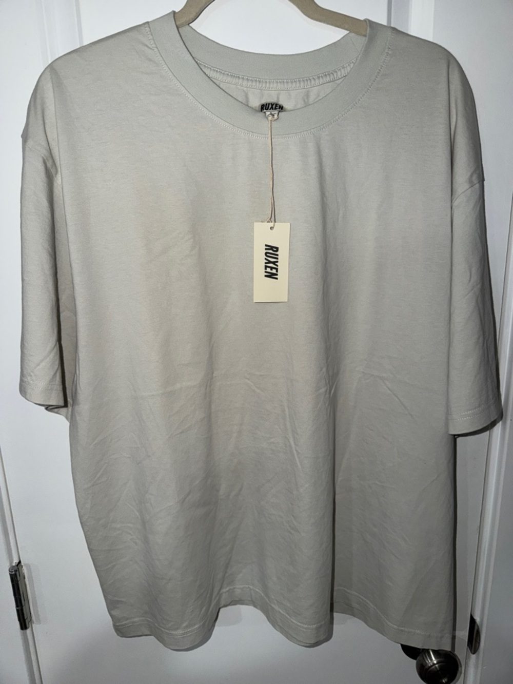 Men's Premium Crew Neck T-Shirt in Light Gray